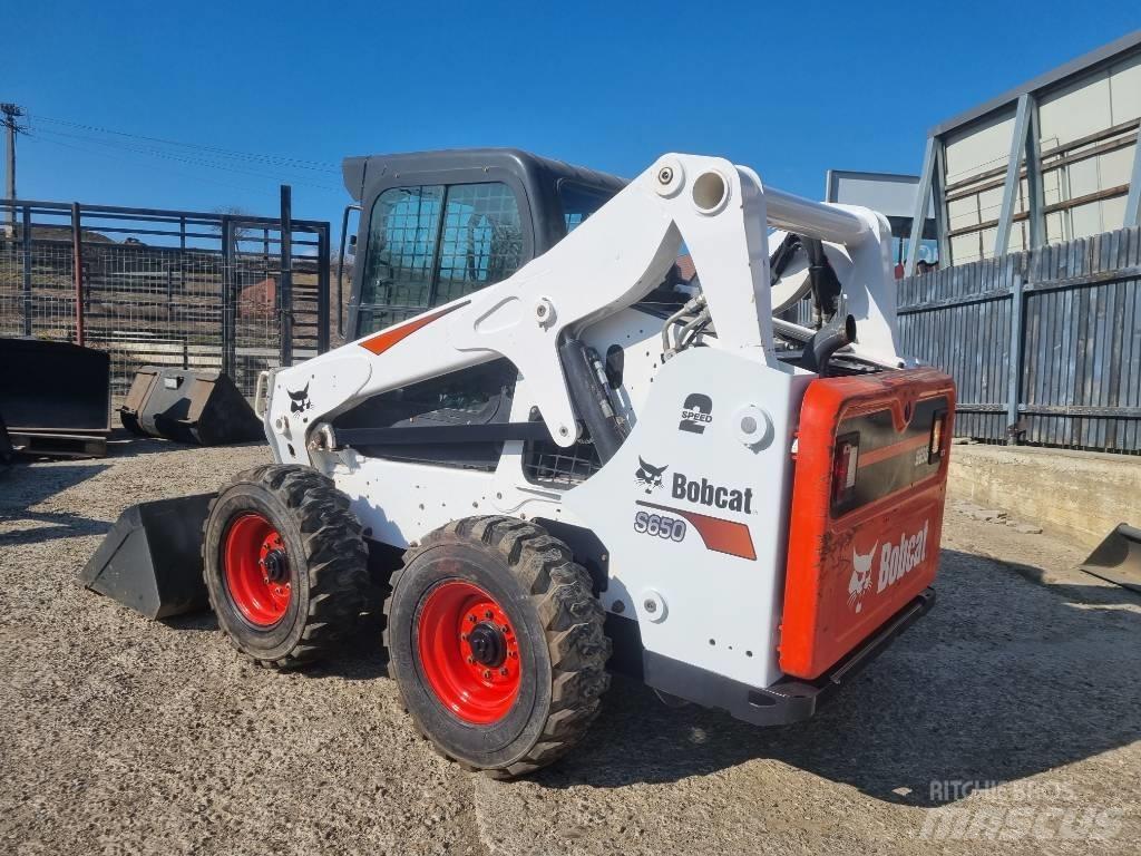 Bobcat 650S Мини товарачи
