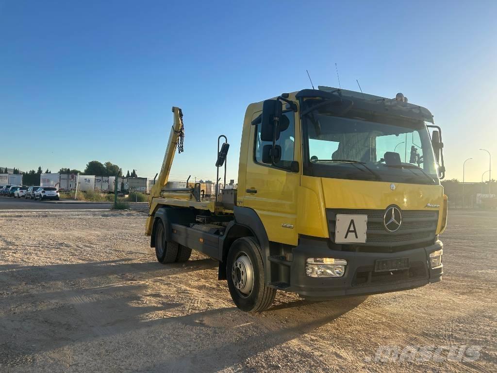 Mercedes-Benz 1530 Контейнери за съхранение