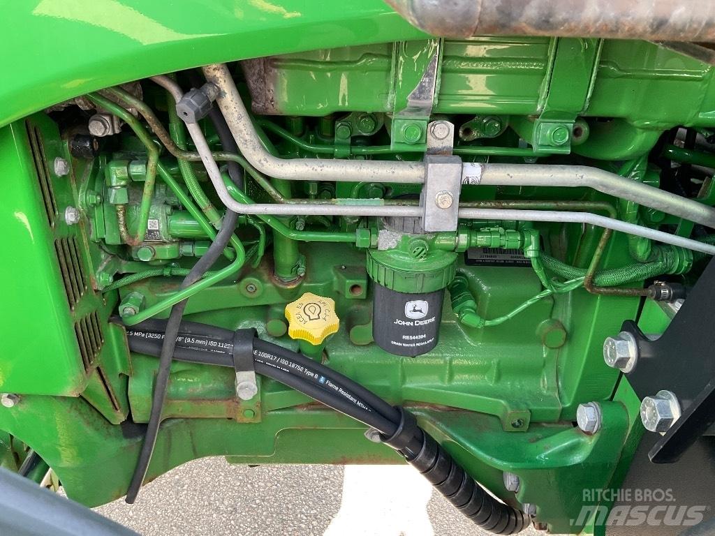 John Deere 5100 R Трактори
