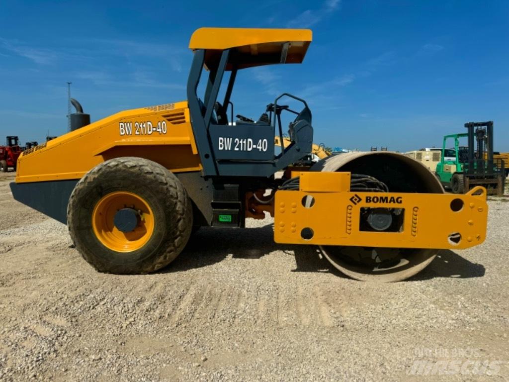 Bomag BW 211 D-40 Комбинирани ролки
