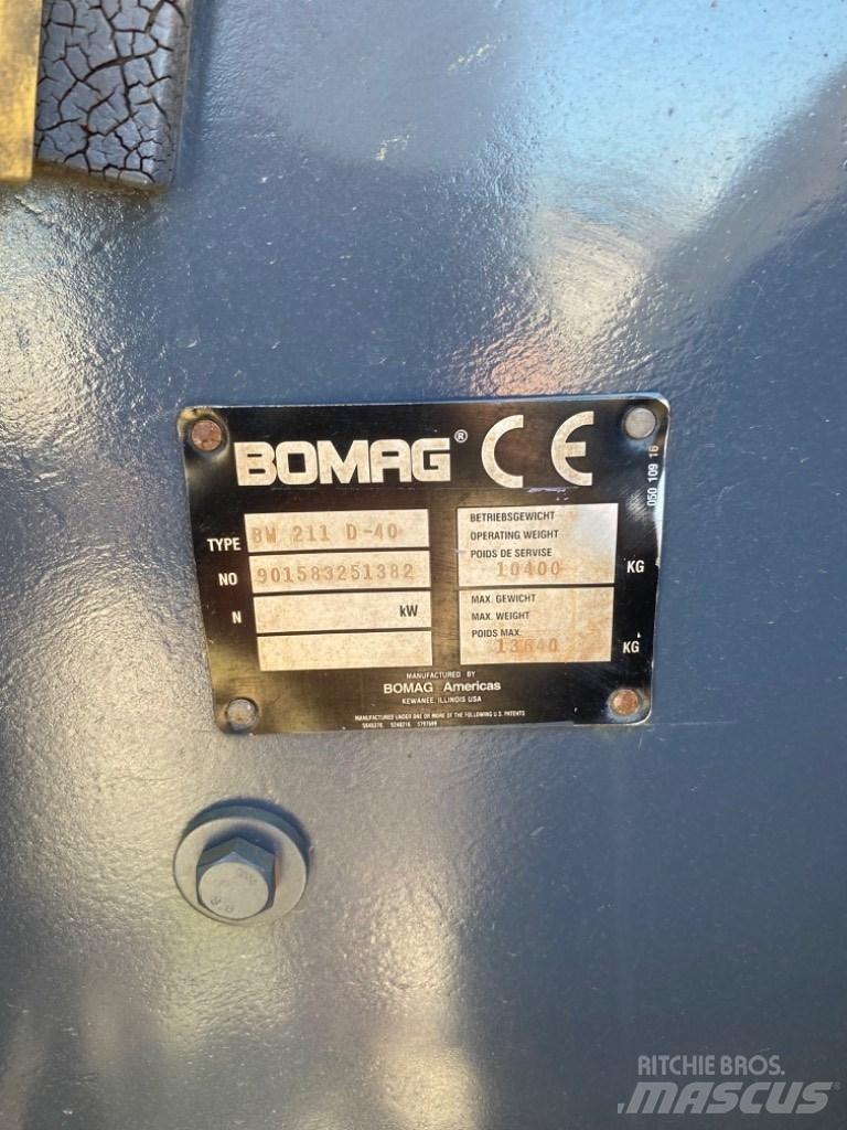 Bomag BW 211 D-40 Комбинирани ролки
