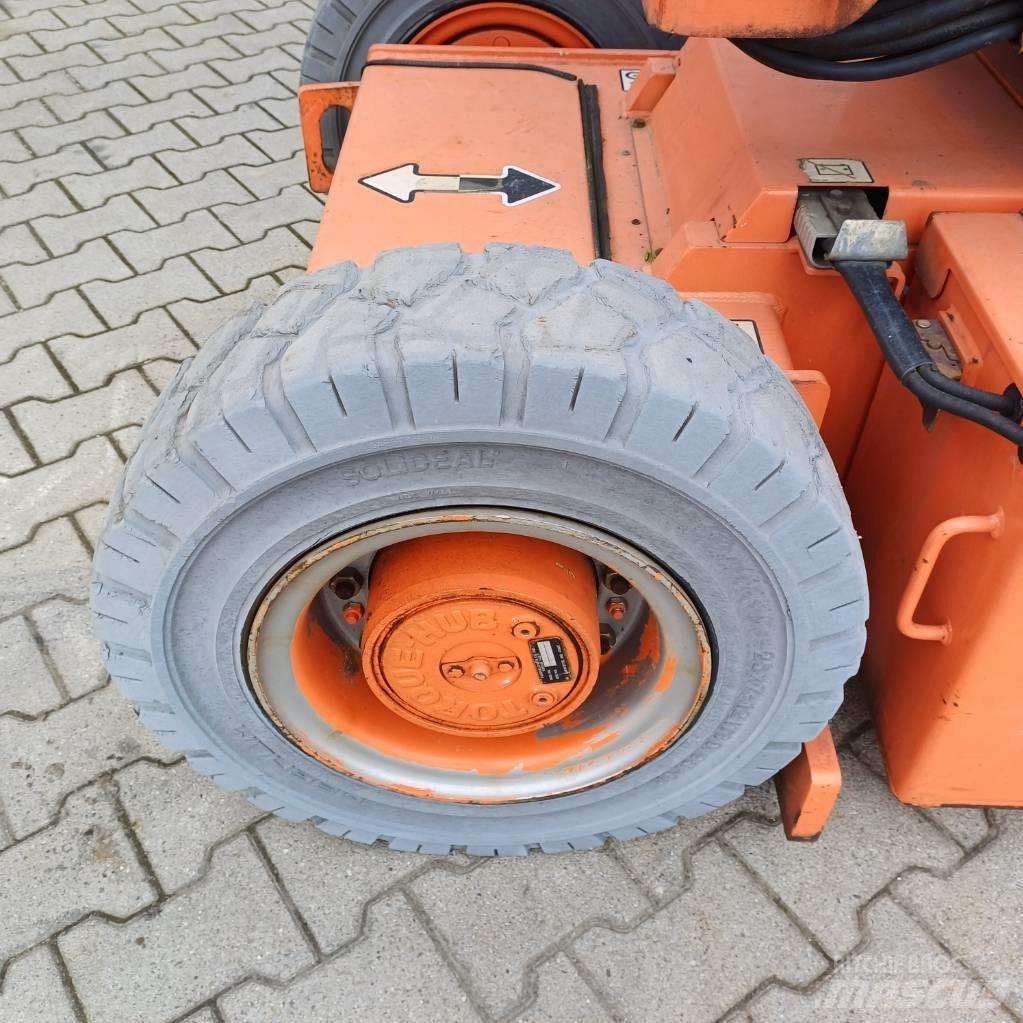 JLG E300AJP Съчленени стрелови подемници