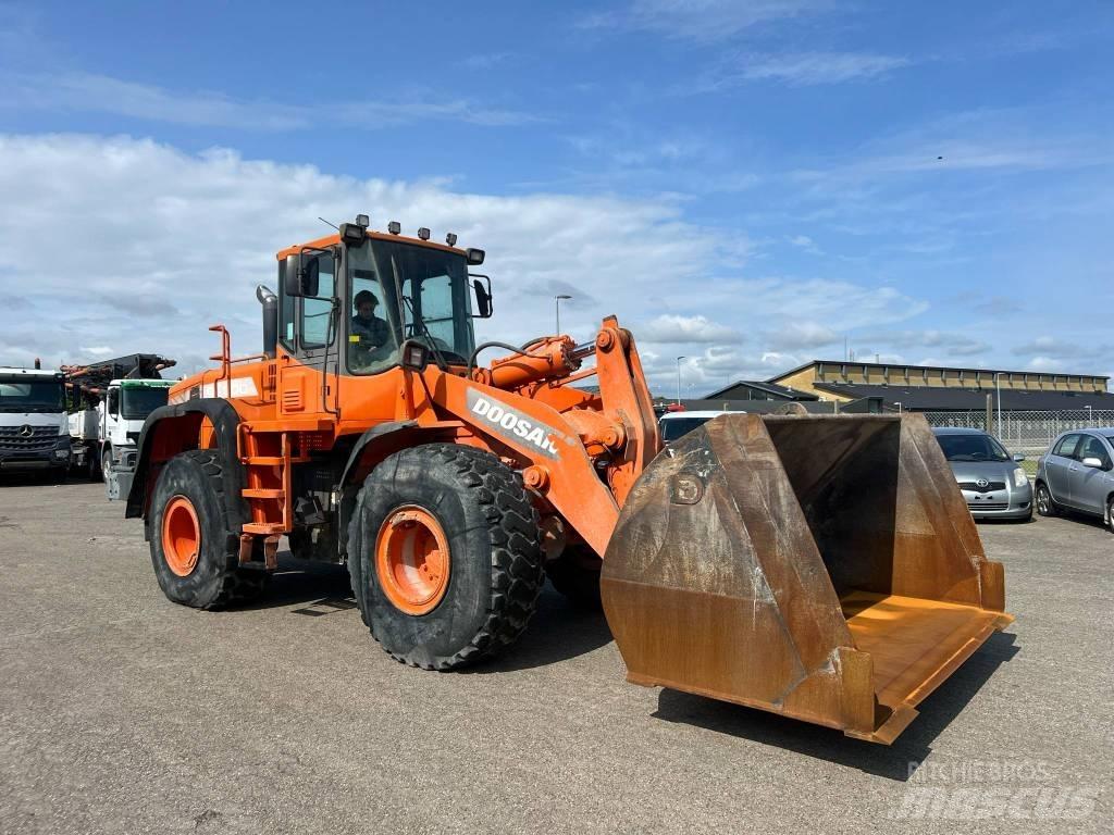 Doosan dl 300 Колесни товарачи