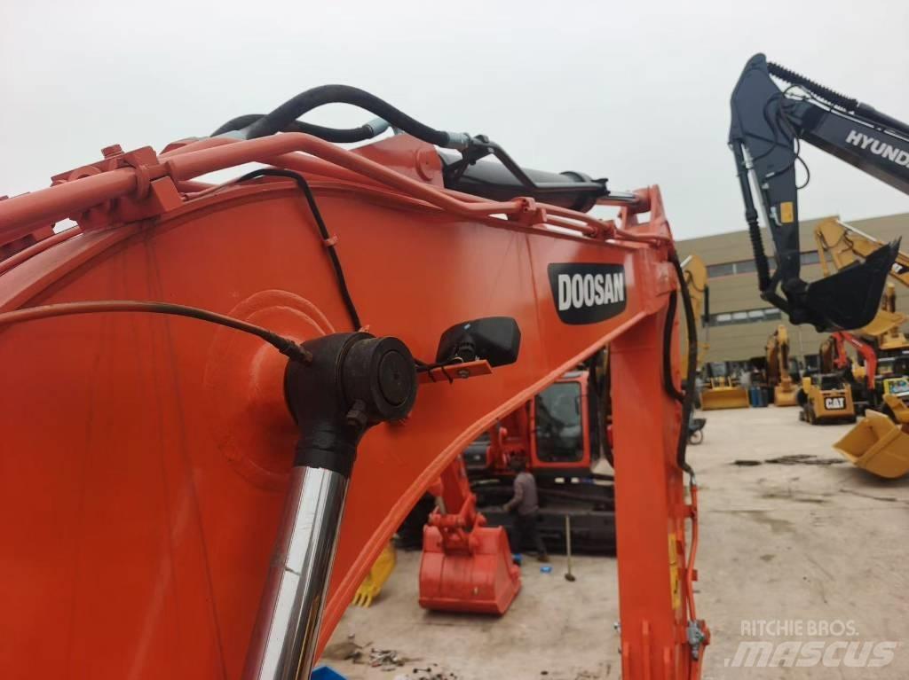 Doosan DX 140 Верижен екскаватор