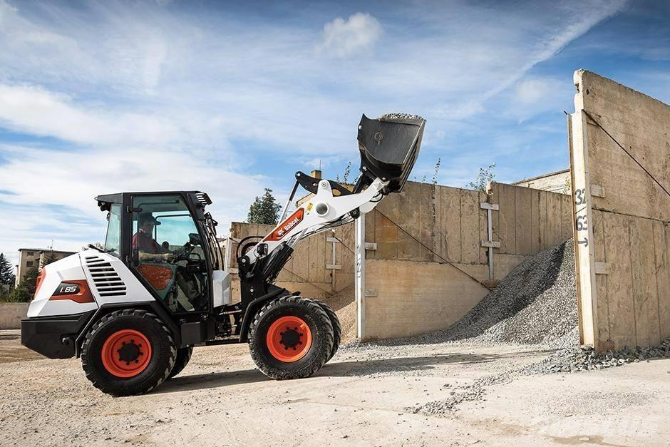 Bobcat L 85 Челни товарачи и багери