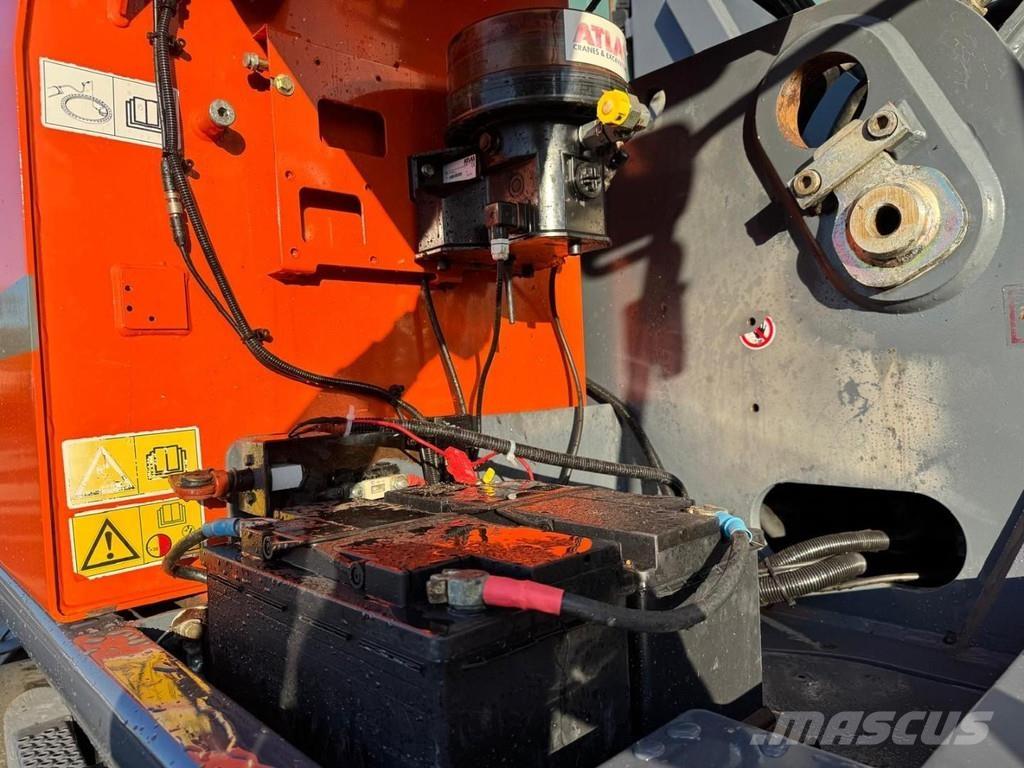 Atlas 250 MH Оператори на отпадъци/индустрия
