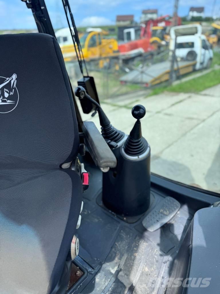 JCB 3CX Товарач със заден ексватор