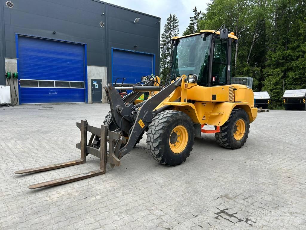 Volvo L 30 G Колесни товарачи