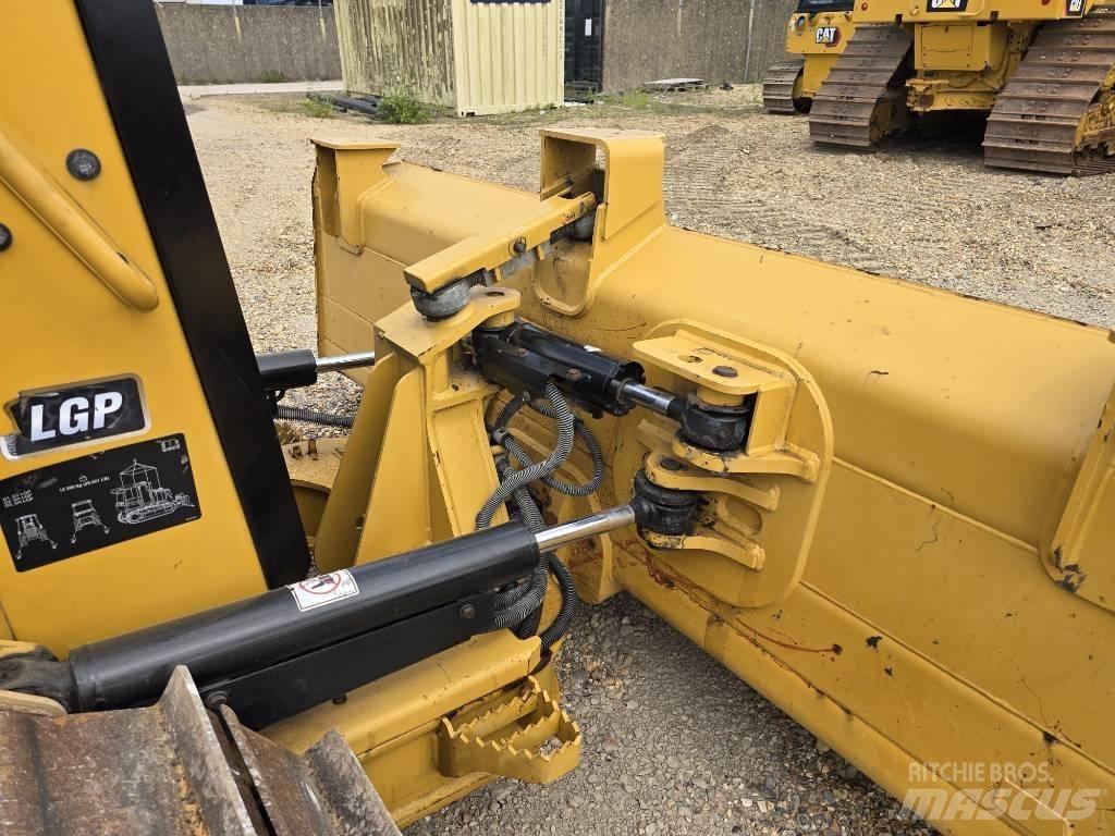 CAT D 3 LGP Верижни булдозери
