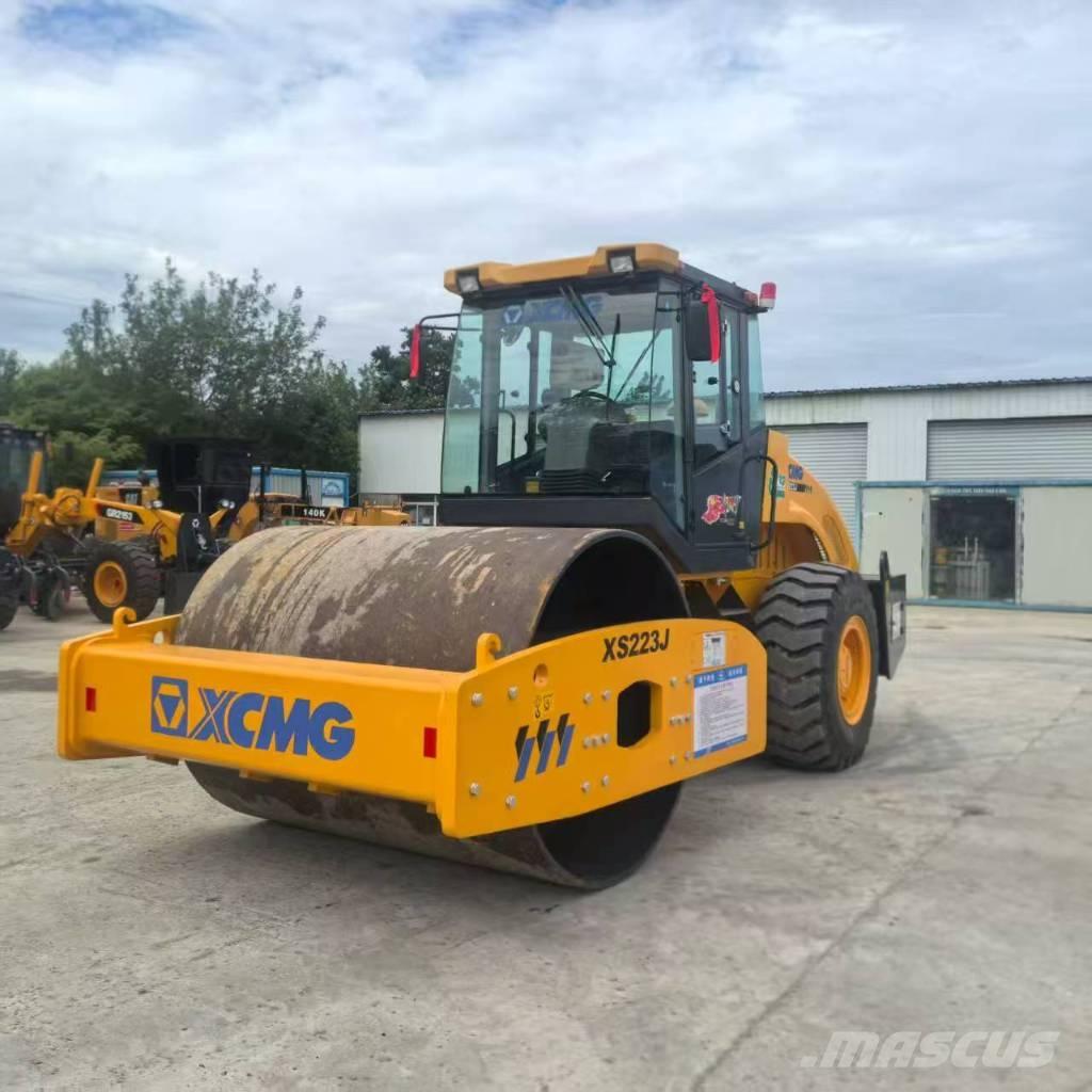 XCMG XS 223 J Еднобарабанни ролки
