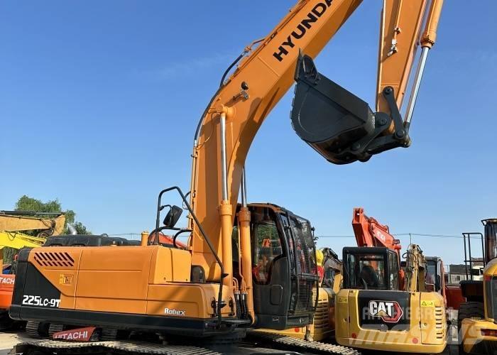 Hyundai 225 Верижен екскаватор