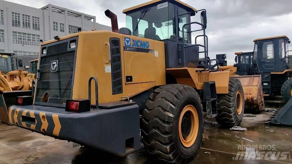 XCMG LW 600 FV Колесни товарачи