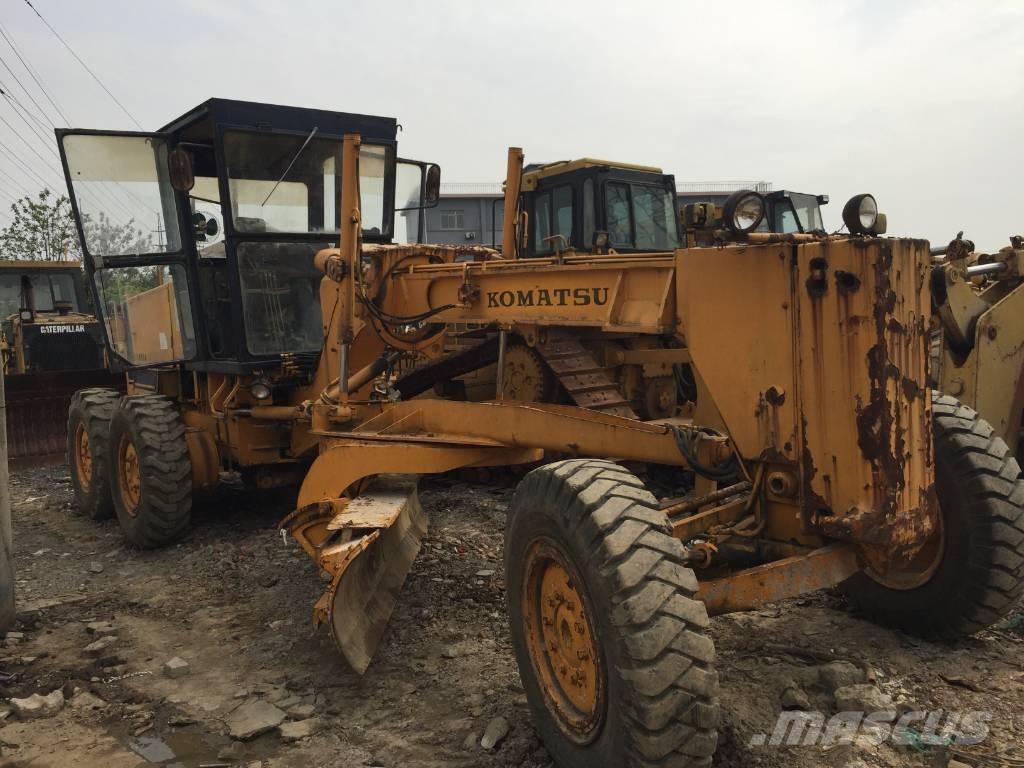 Komatsu GD 511 A Грейдери