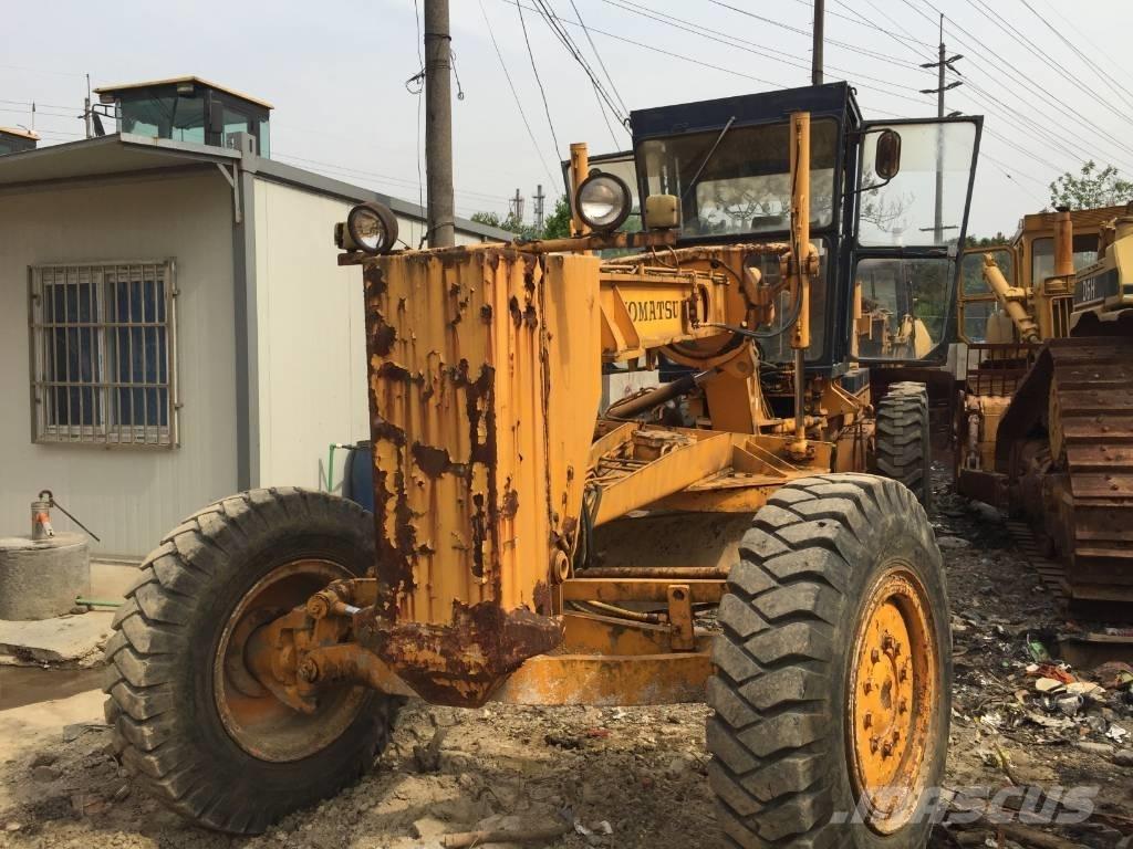 Komatsu GD 511 A Грейдери
