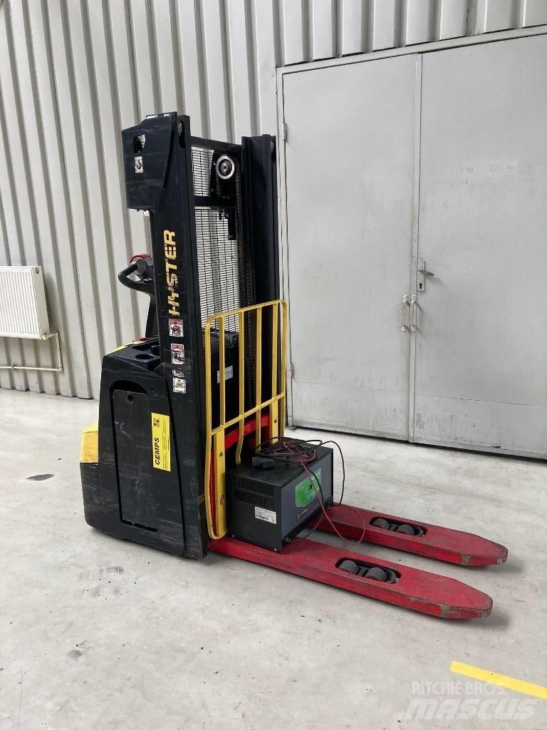 Hyster S 1.2 Колички високоповдигачи с теглич