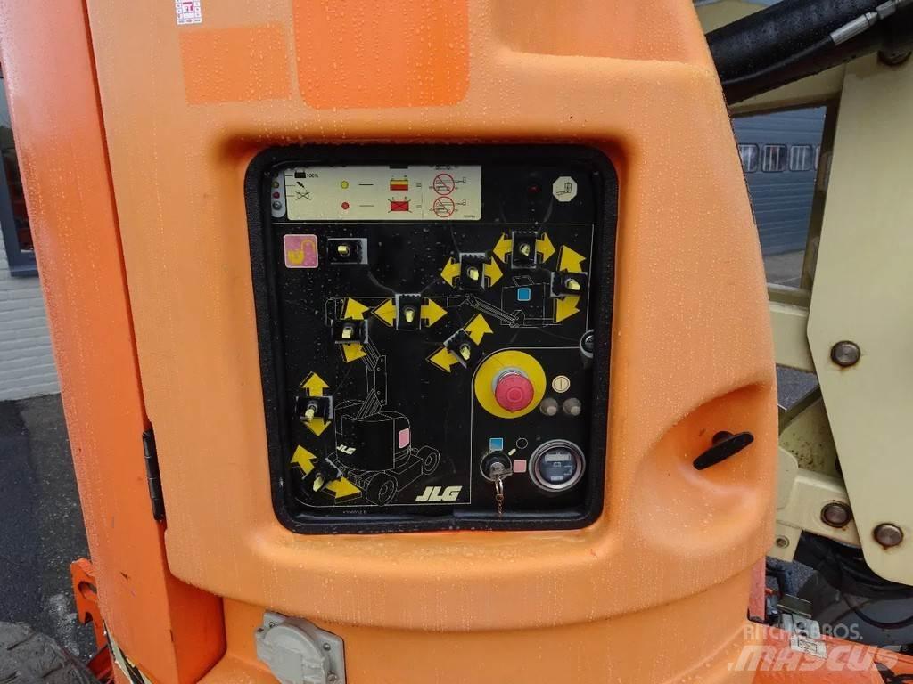 JLG E300AJP Съчленени стрелови подемници