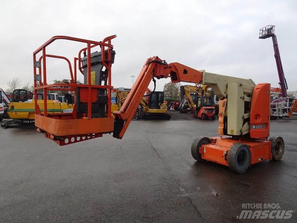 JLG E300AJP Съчленени стрелови подемници