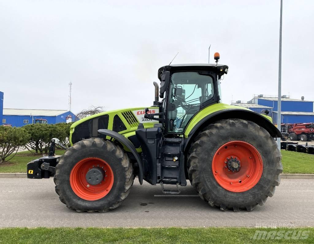 CLAAS Axion 950 Трактори