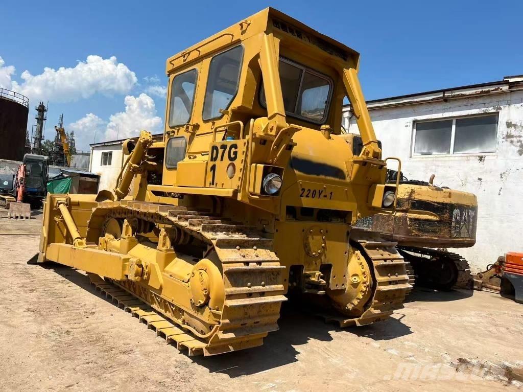 CAT D 7 G Верижни булдозери
