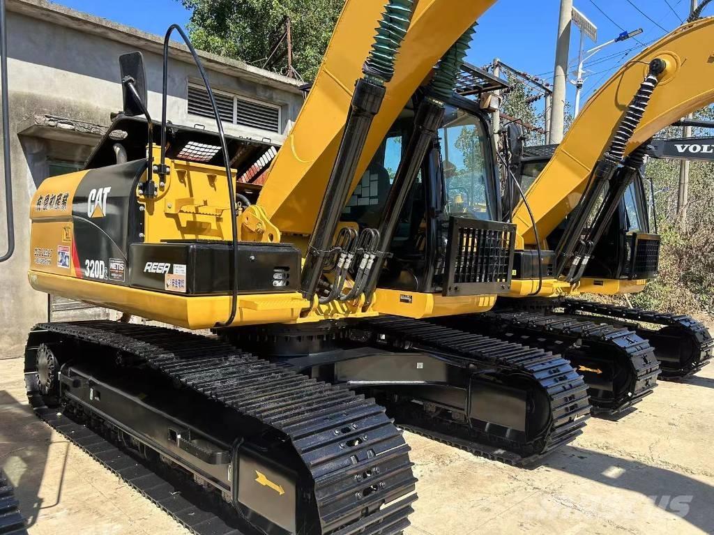 CAT 320 Верижен екскаватор