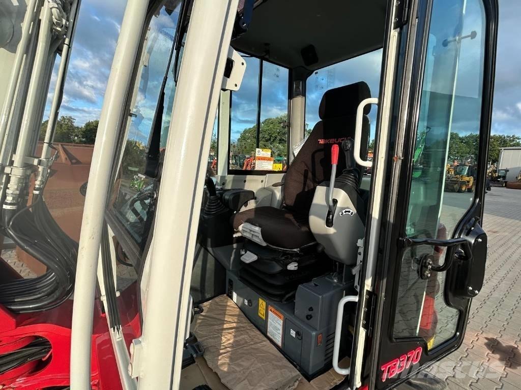 Takeuchi TB 370 V4 Средни екскаватори 7т - 12т