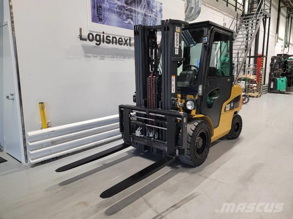 CAT DP 35 N Дизелови камиони