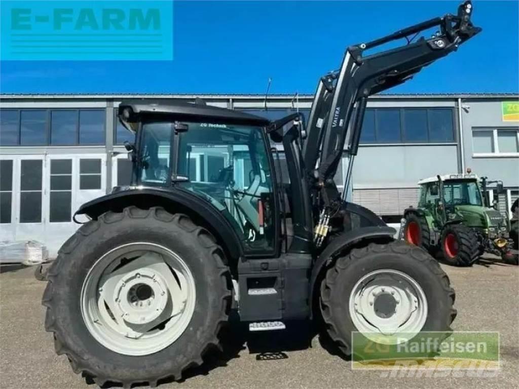 Valtra g135v 1b9 Трактори