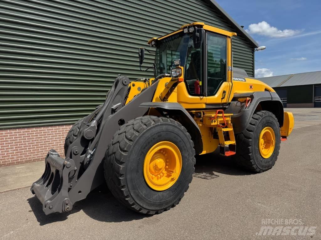 Volvo L 120 H Колесни товарачи