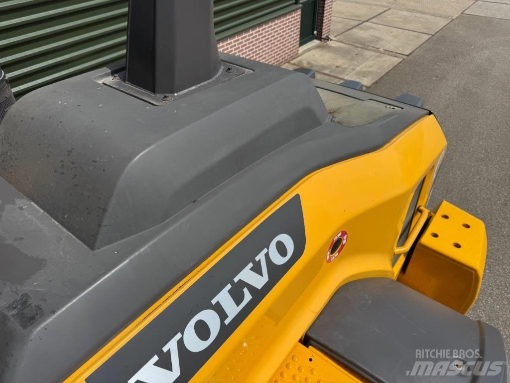 Volvo L 120 H Колесни товарачи