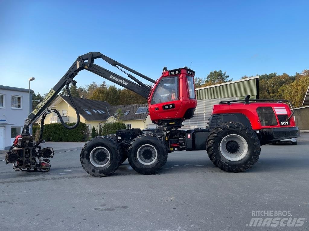 Komatsu 951 Харвестери