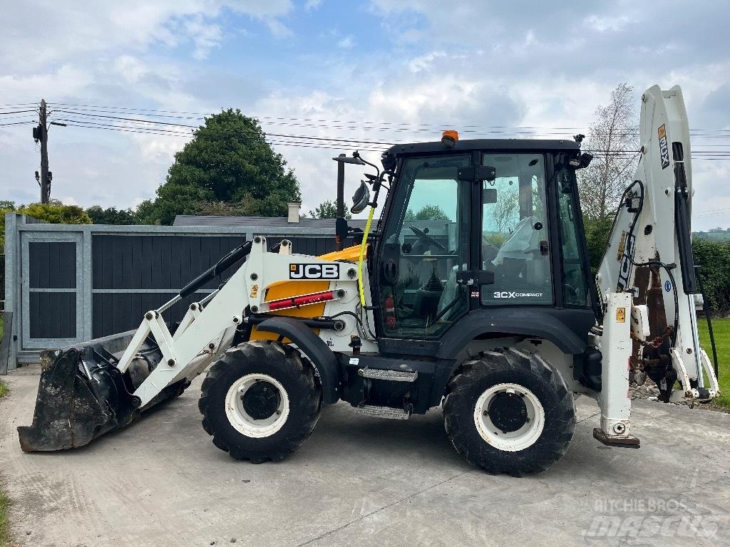 JCB 3CX Товарач със заден ексватор