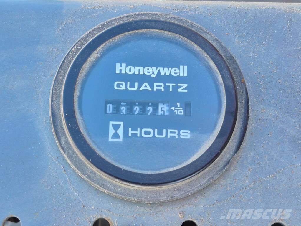 SkyJack SJ 4632 Ножични работни платформи