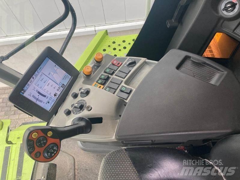 CLAAS LEXION 750 Комбайни