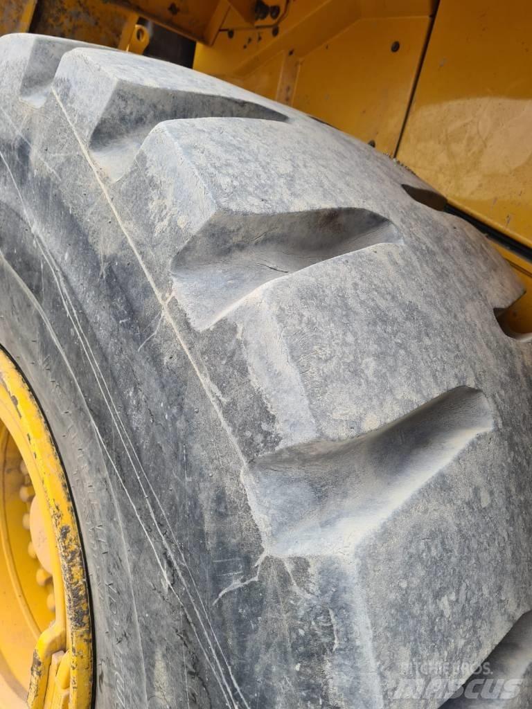 Volvo L 150 H Еднобарабанни ролки
