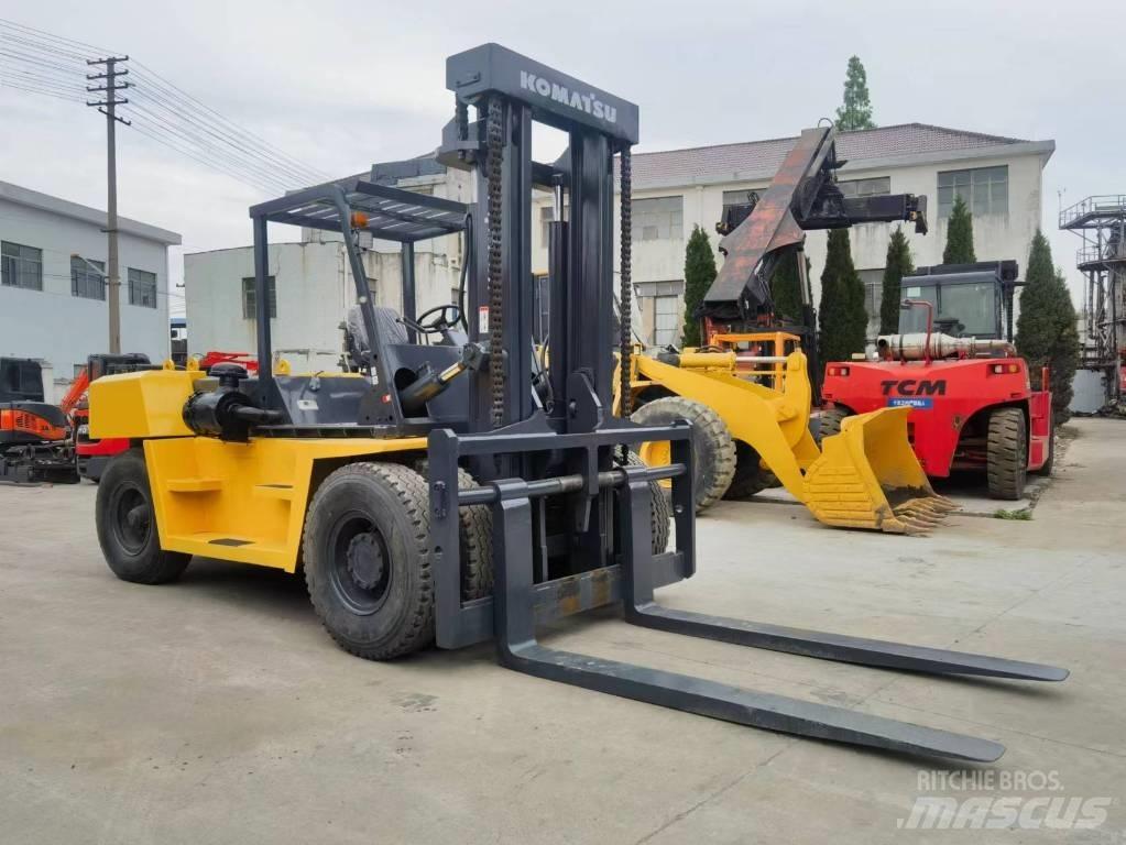 Komatsu FD 15 Дизелови камиони
