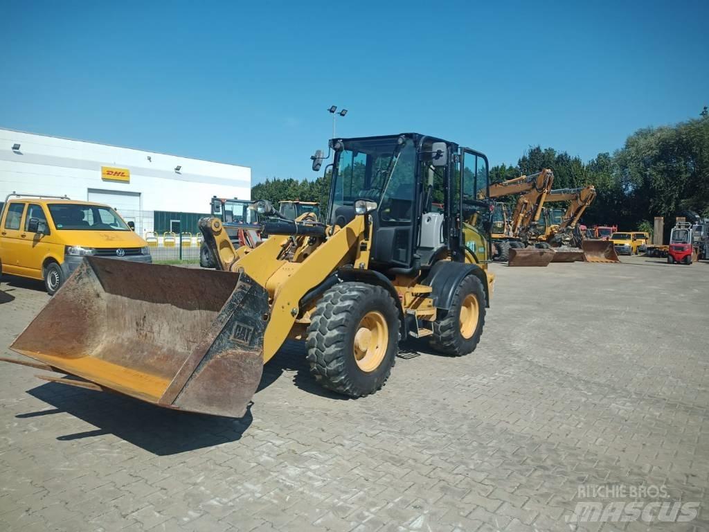 CAT 908 M Колесни товарачи