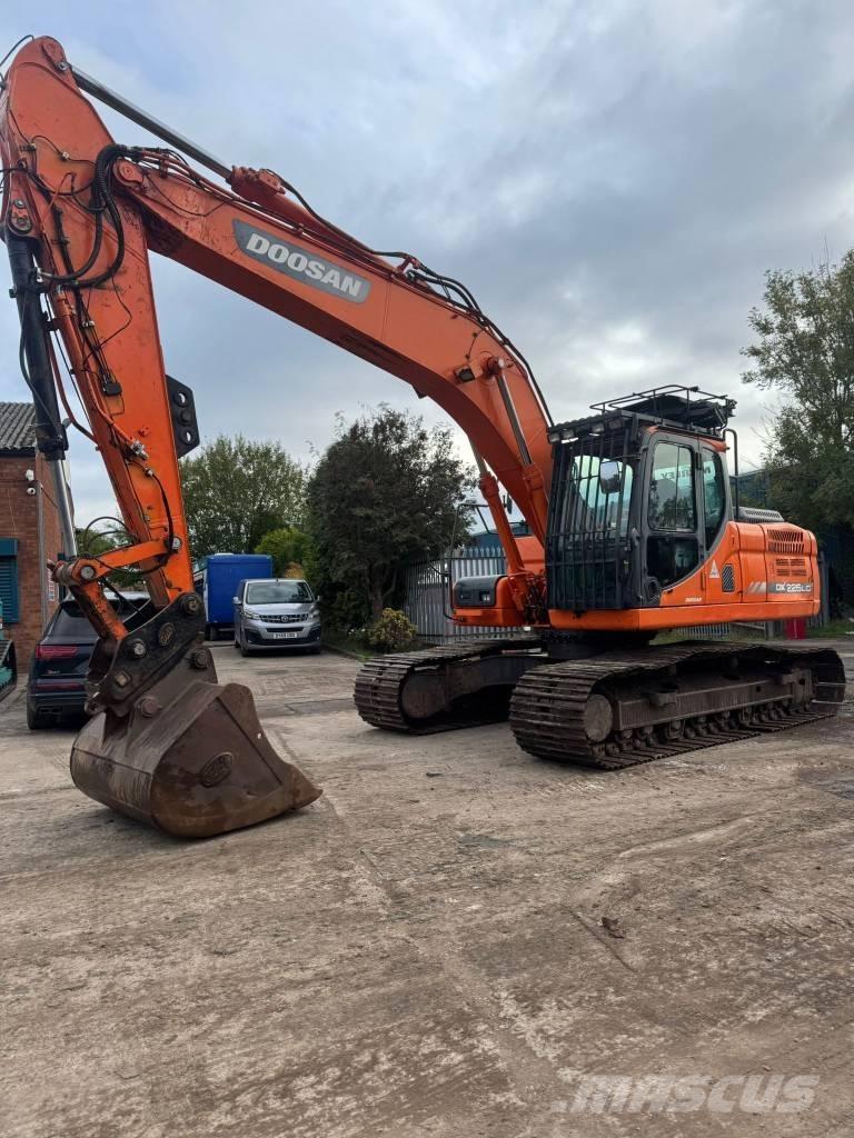 Doosan DX 225 LC Верижен екскаватор