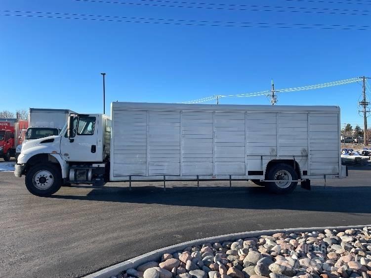 International 4300 Товарни камиони за напитки