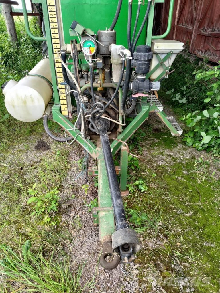 Moteska M2500 Прикачни пръскачки
