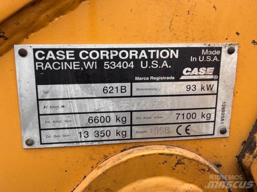 CASE 621B Колесни товарачи