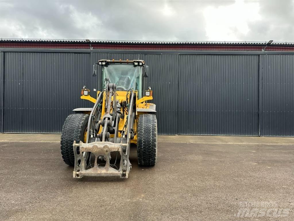 Volvo L 90 F Колесни товарачи