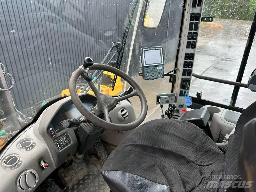 Volvo L 90 F Колесни товарачи