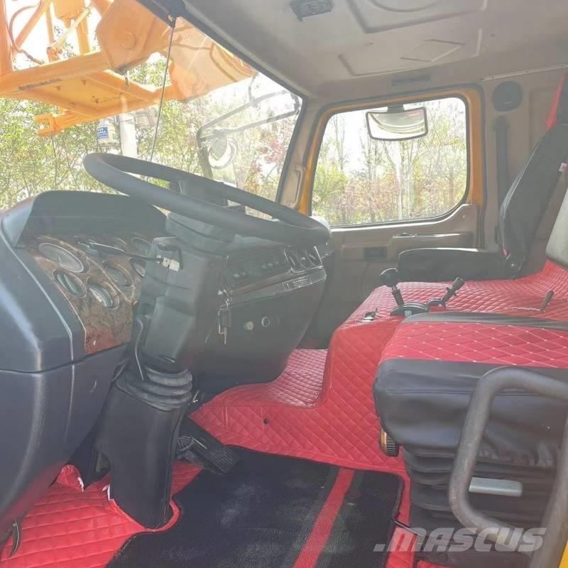 XCMG QY 100 K Всъдеходни кранове