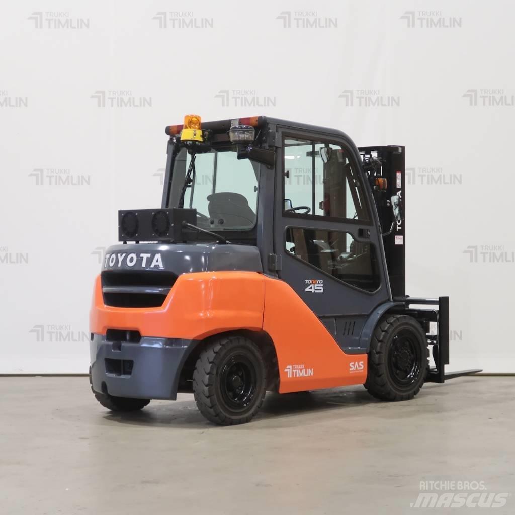 Toyota 40-8FD40N Дизелови камиони