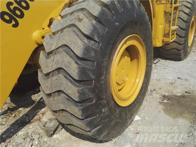 CAT 966 G Колесни товарачи