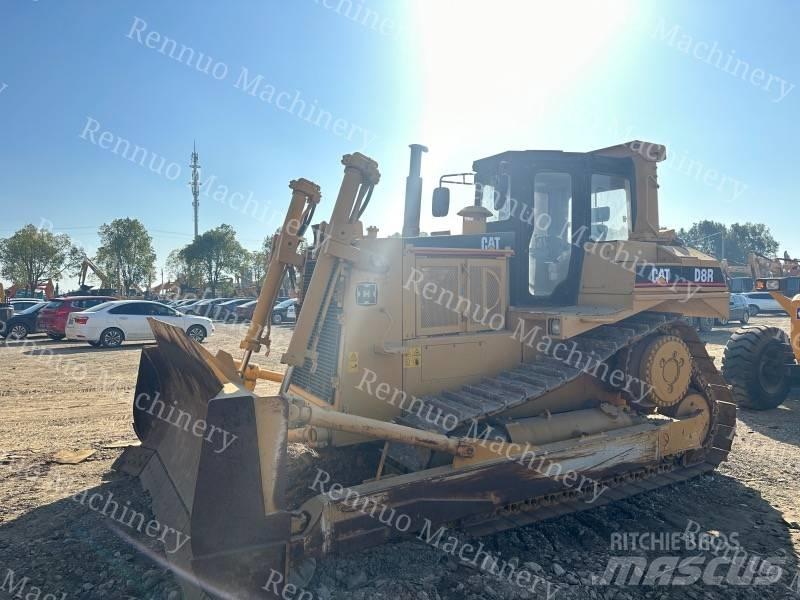 CAT D 8 R Верижни булдозери
