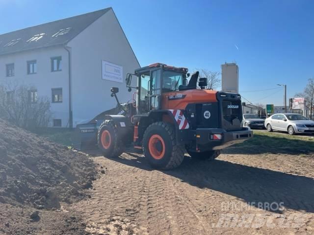 Doosan DL 200 Колесни товарачи
