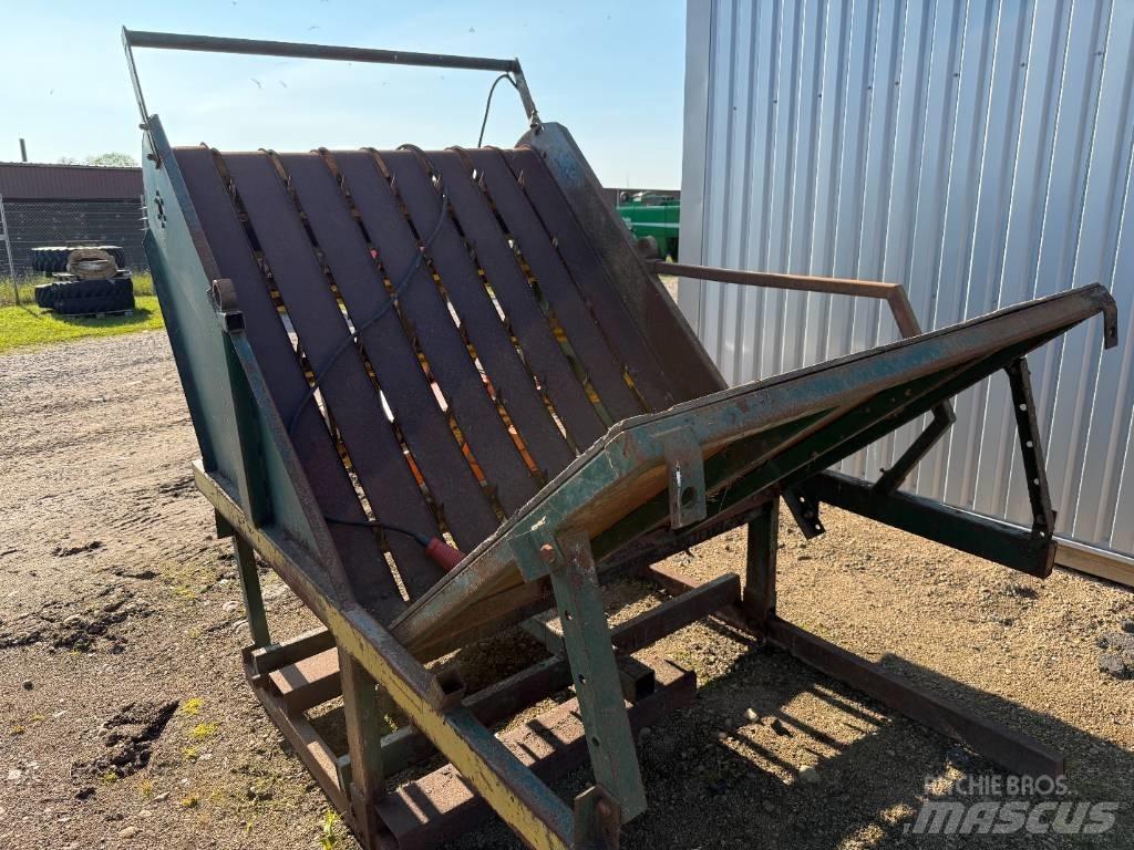  Upprullare Stationär Резачки за бали, резачки и машини за отмотаване на бали