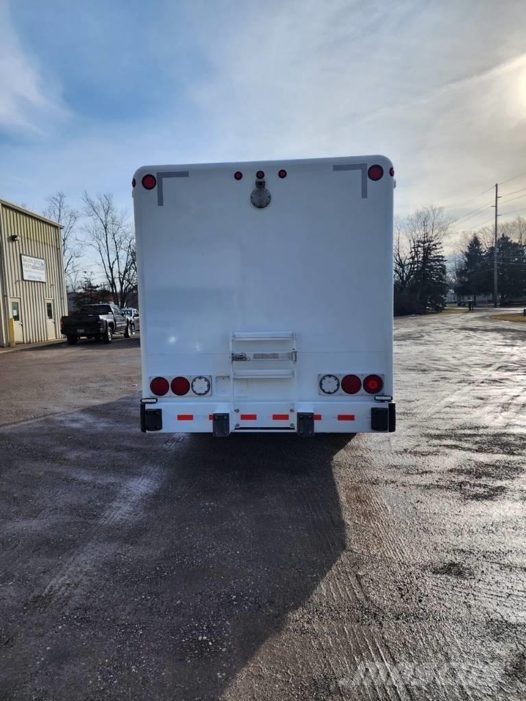 Freightliner M2 Товарни камиони за напитки