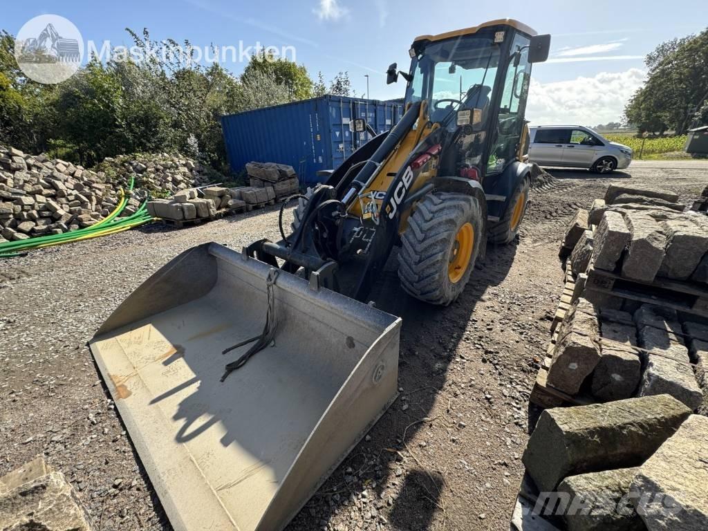 JCB 409 Колесни товарачи